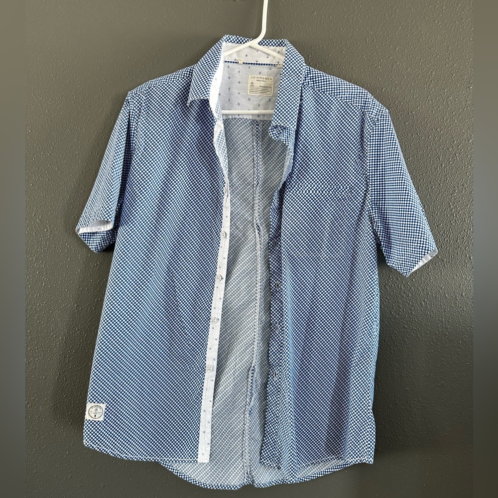7 diamonds button up